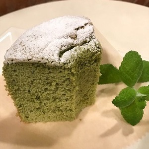 抹茶のシフォンケーキ